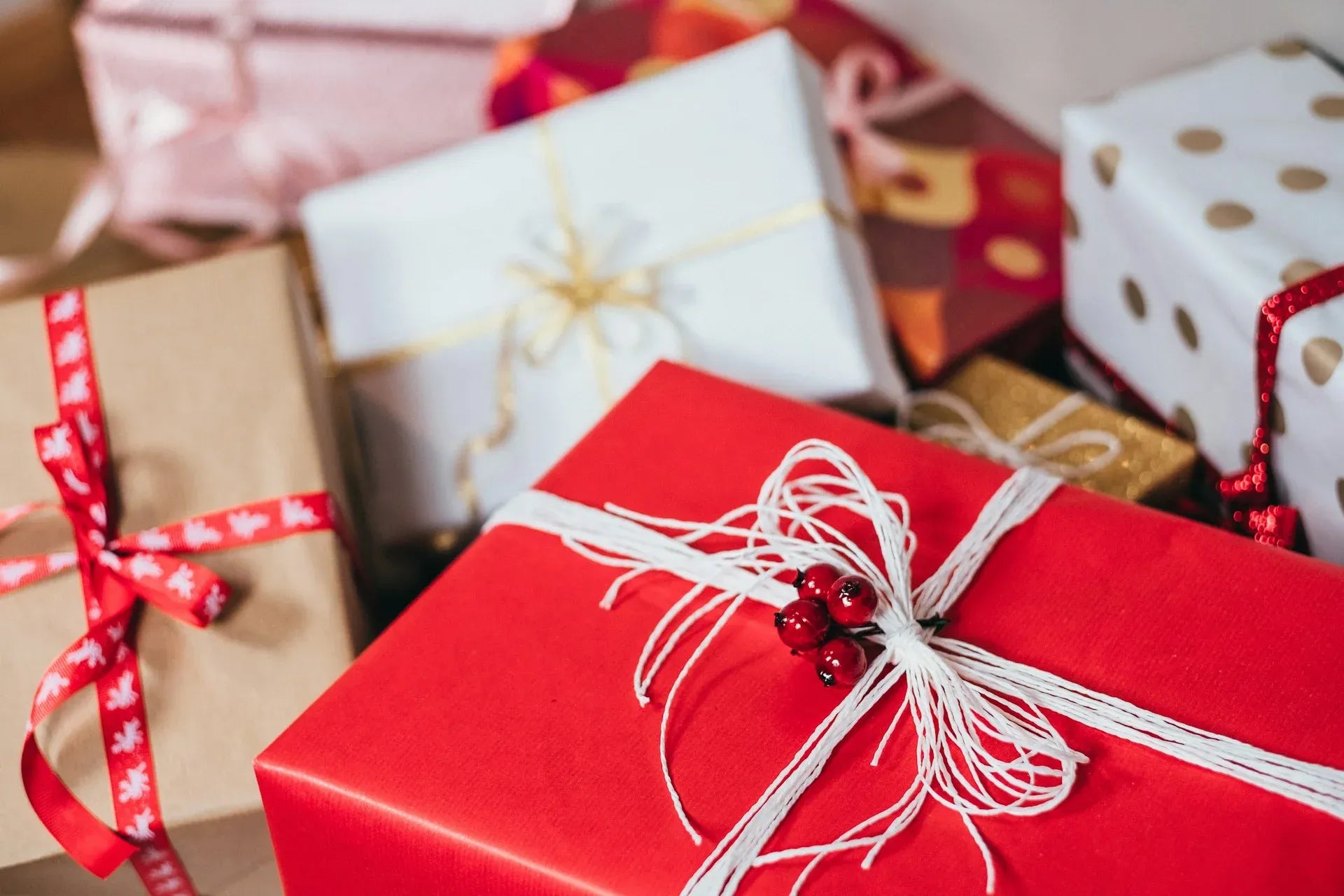 The Ultimate Guide to Personalized Holiday Gifts