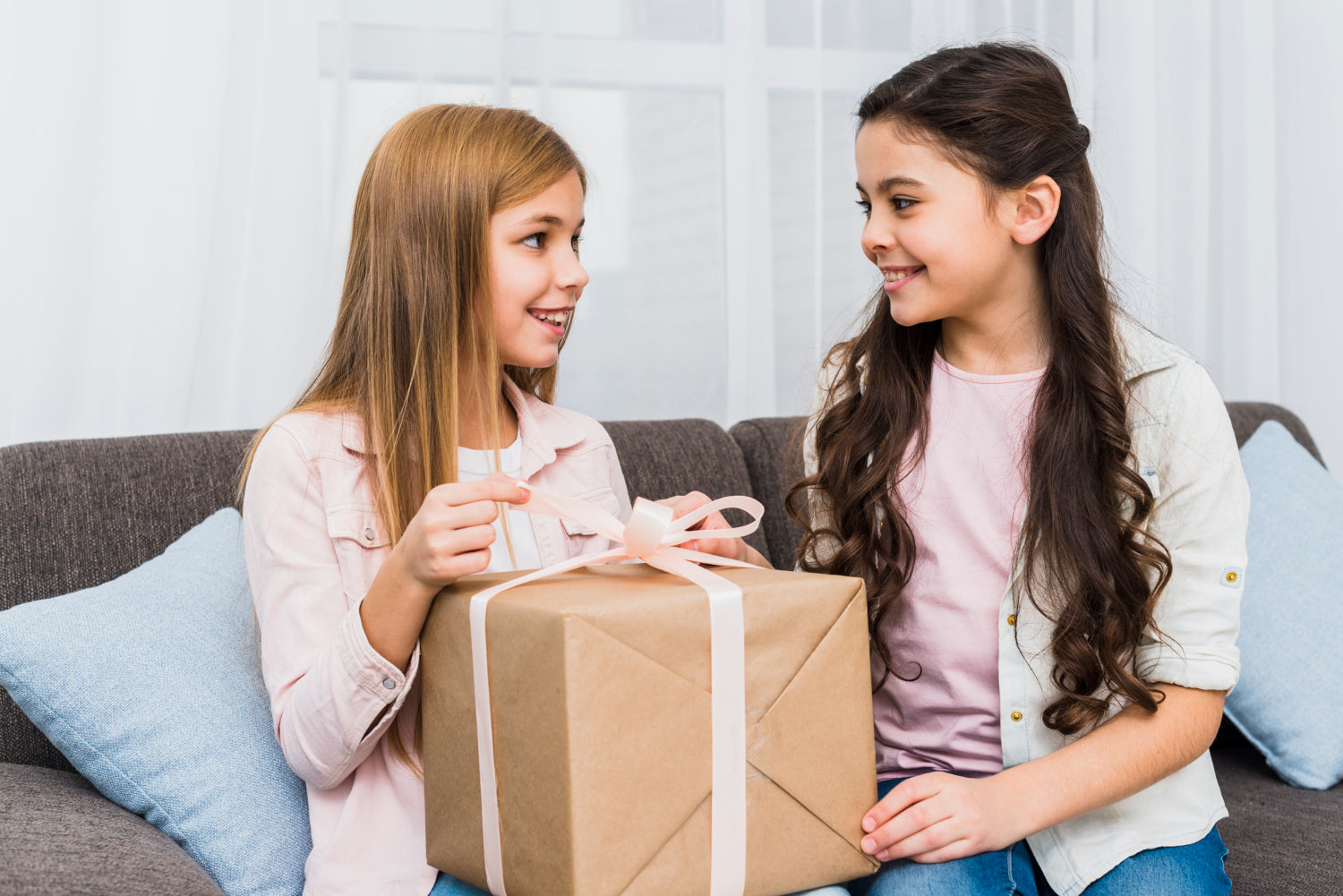 kid opening gift