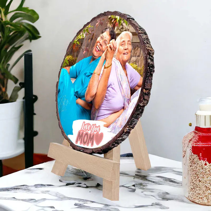 Personalized round photo frame for mom and grandma with Love You Mom print – natural bark wood slice, unique Mother's Day gift with easel stand