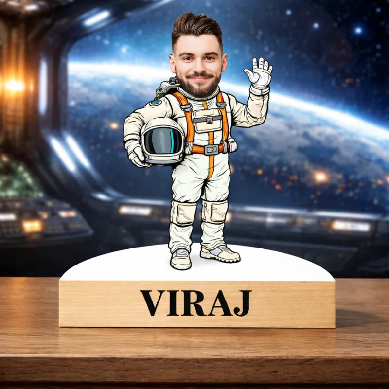 Personalized astronaut caricature gift with custom caricature, custom size and custom design on wooden base